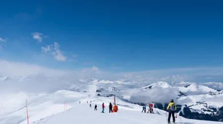 Kitzbuhel transfers - Skiers on the slopes in Kitzbuhel