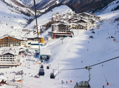 Resorts-Country_ All Ski Resorts in [Country] hero image_desktop_tablet_mobile
